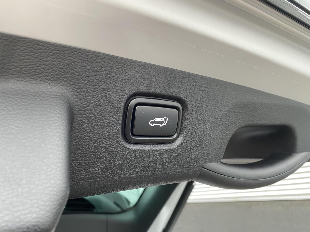 KIA SPORTAGE 1.6 T-GDi Plug-in Hybrid AWD GT-Line NIEUW GEREGISTREERD VOORDEEL! Elektrisch schuif-/kanteldak, Stoel- & Stuurwiel verwarmd, Dodehoekdetectie,