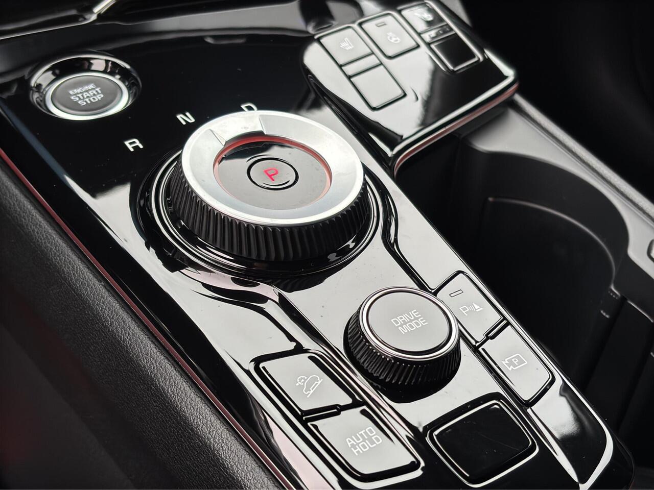 KIA SPORTAGE 1.6 T-GDi Hybrid Dark Edition