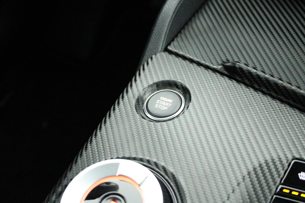 KIA SPORTAGE 1.6 T-GDi Hybrid DynamicPlusLine Trekhaak Camera Panoramadak Stoelverwarming Keyless Navigatie