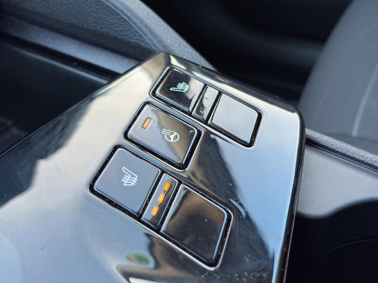 KIA SPORTAGE 1.6 T-GDi Plug-in Hybrid AWD DynamicPlusLine Panoramadak | Stoelverwarming voor/achter | Camera | Trekhaak | Elektrische Stoelen | Cruise | Apple Carplay & Android Auto |