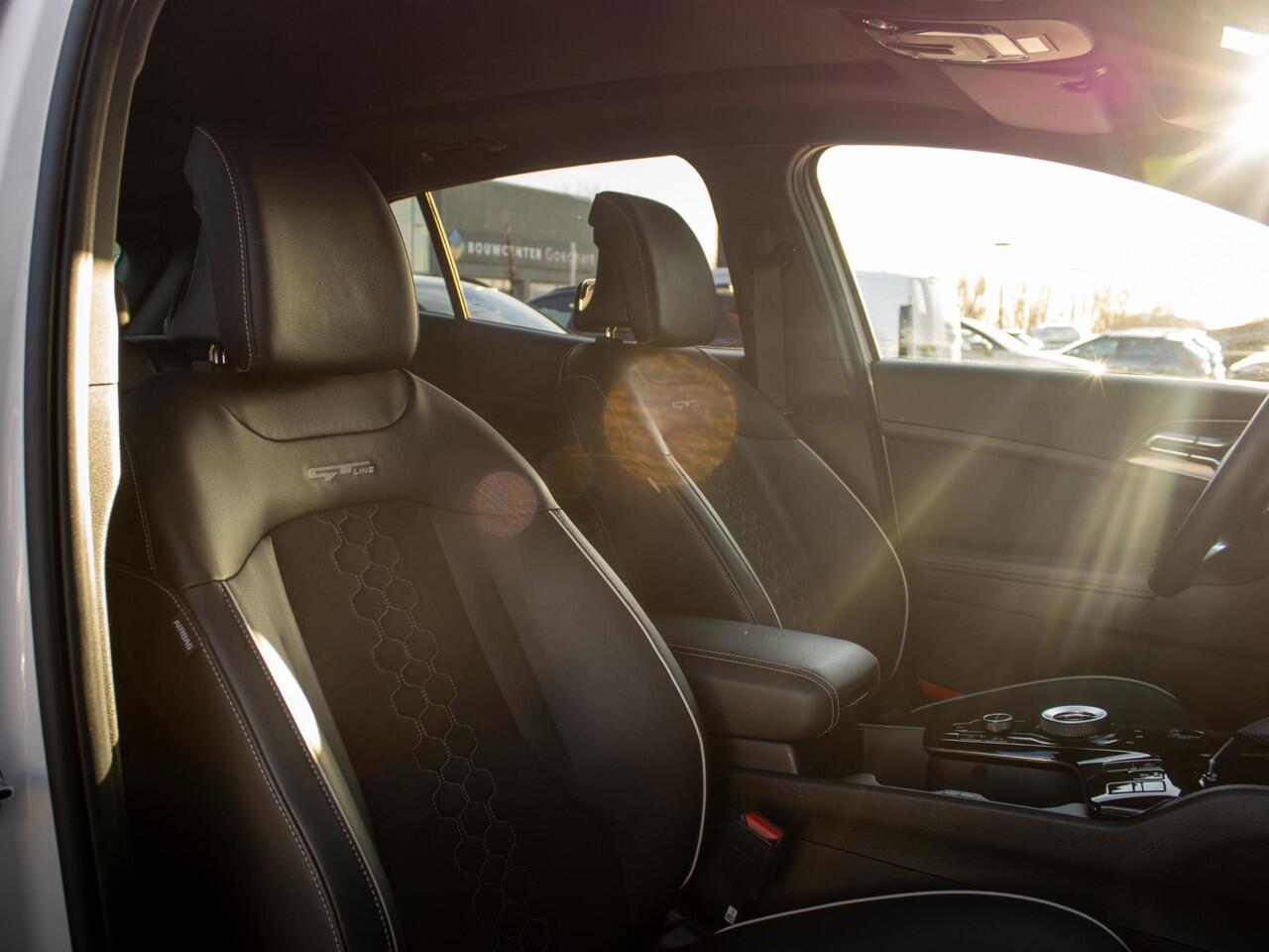 KIA SPORTAGE 1.6 T-GDi Plug-in Hybrid AWD GT-Line Panoramadak | Stoelverwarming | Camera | elektr. achterklep | Carplay