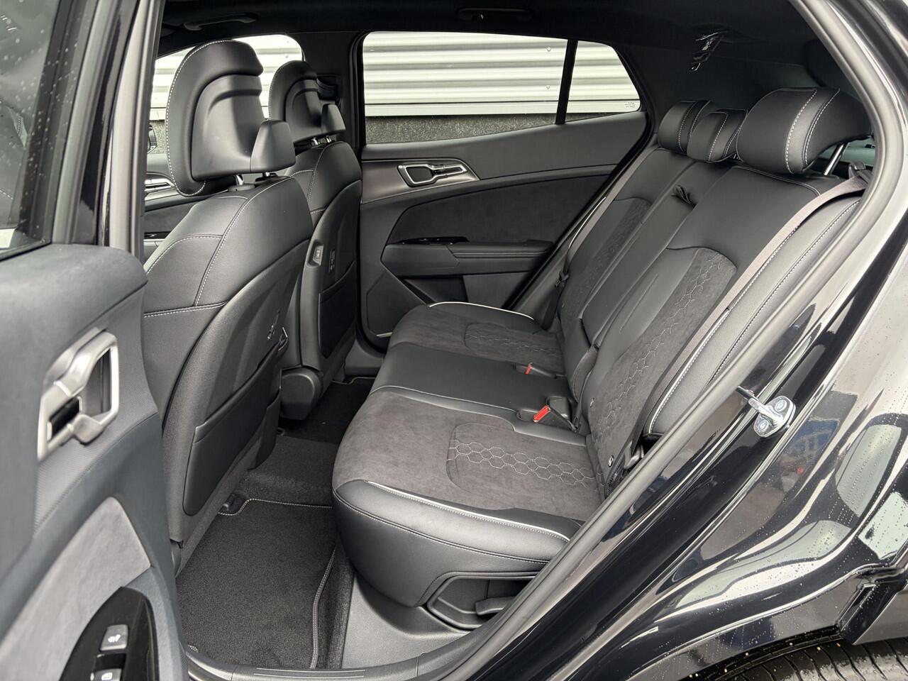 KIA SPORTAGE 1.6 T-GDi Plug-in Hybrid AWD GT-Line NIEUW GEREGISTREERD, Schuif-/kanteldak, stoel- & stuurverwarming, navigatie Apple CarPlay/Android Auto, dodehoek detectie