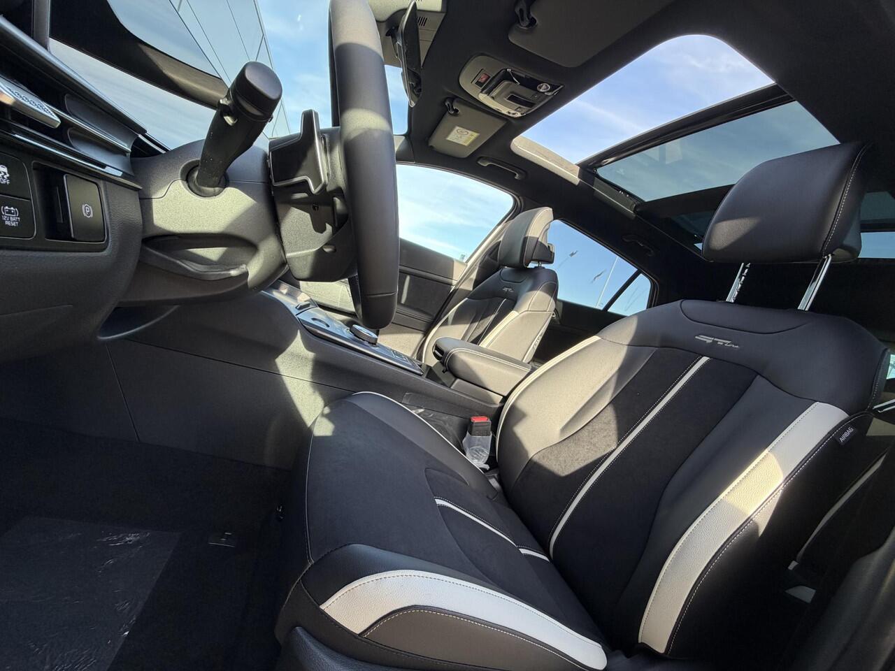 KIA SPORTAGE 1.6 T-GDi Hybrid GT-Line | Panoramaschuifdak | Stuurwielverwarming | Matrix LED | Head-up display | Stoelverwarming | GT-Line | Elektrisch verstelbare voorstoelen |