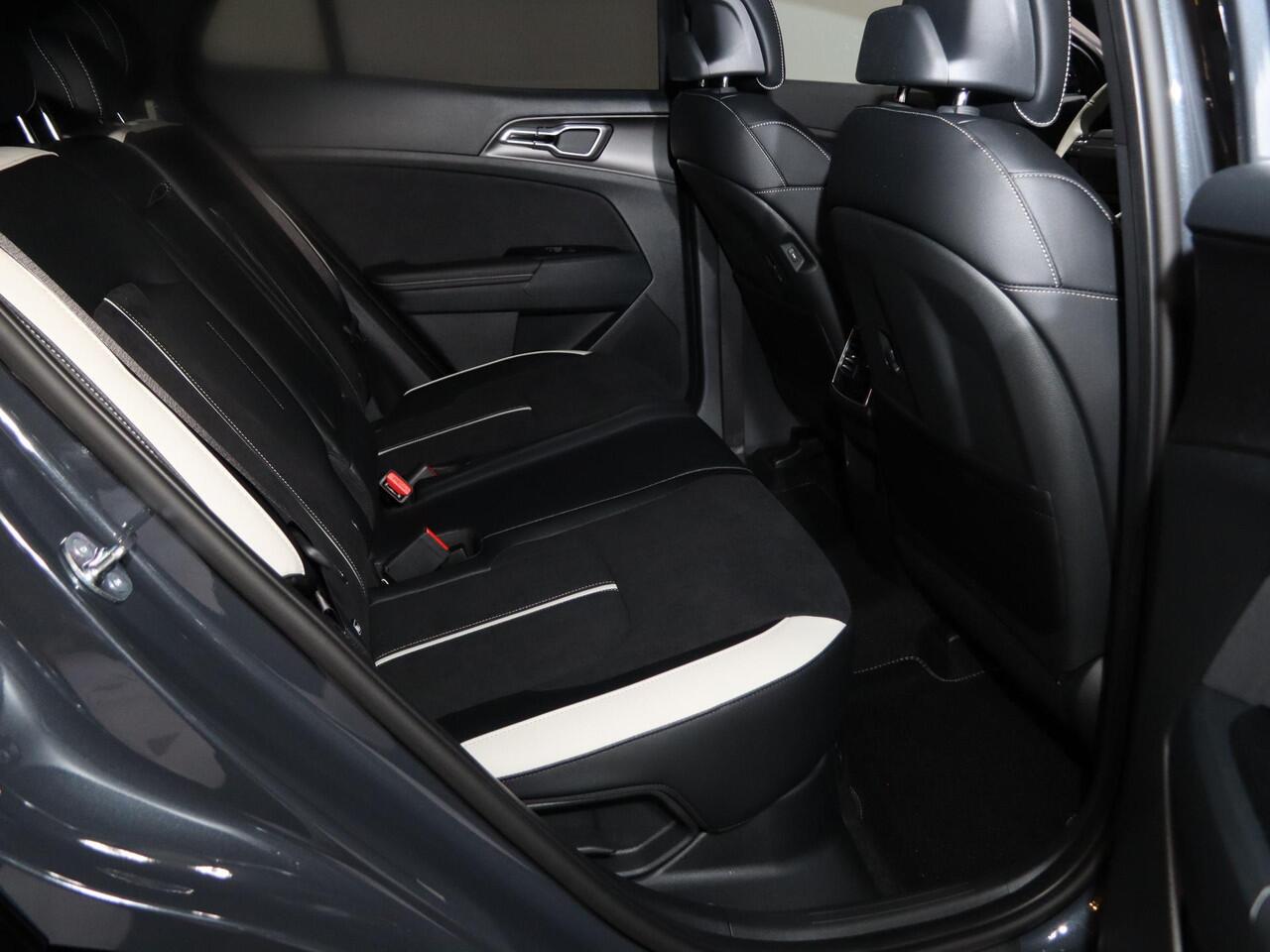 KIA SPORTAGE 1.6 T-GDi Hybrid GT-Line | Panoramaschuifdak | Dodehoekassistentie | Head-up display | Privacy glass | Stuurwielverwarming | Full LED matrix |