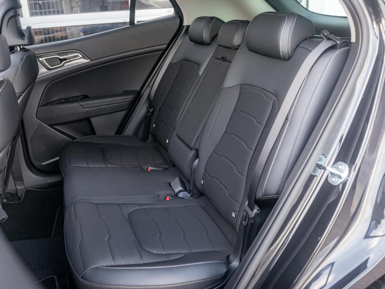 KIA SPORTAGE 1.6 T-GDi Plug-in Hybrid AWD DynamicPlusLine | Pano dak | Stoel & stuurverwarming | Direct leverbaar!