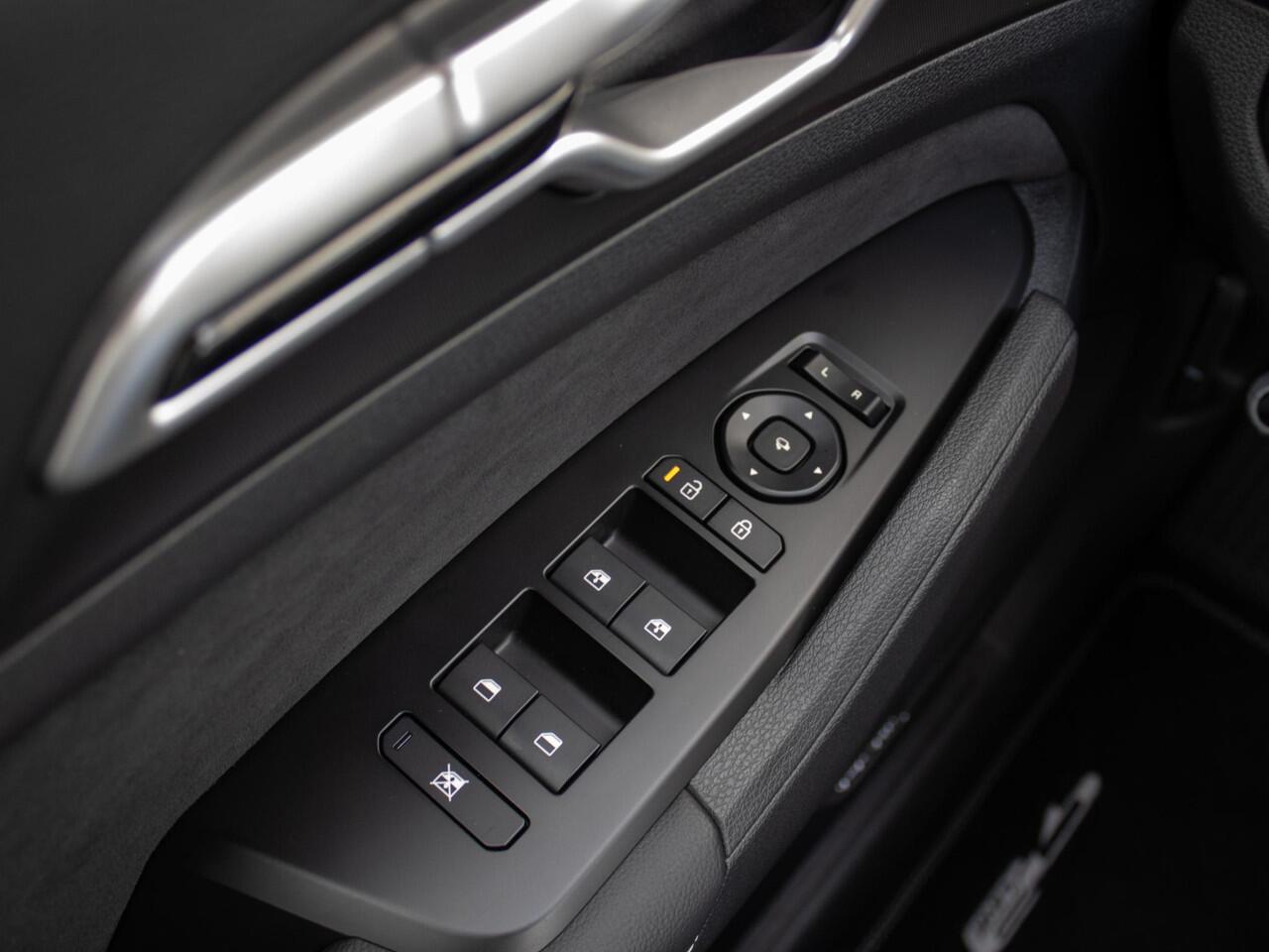 KIA SPORTAGE 1.6 T-GDi Plug-in Hybrid GT-Line | Schuifkanteldak | Stoel en stuurverwarming | PDC |