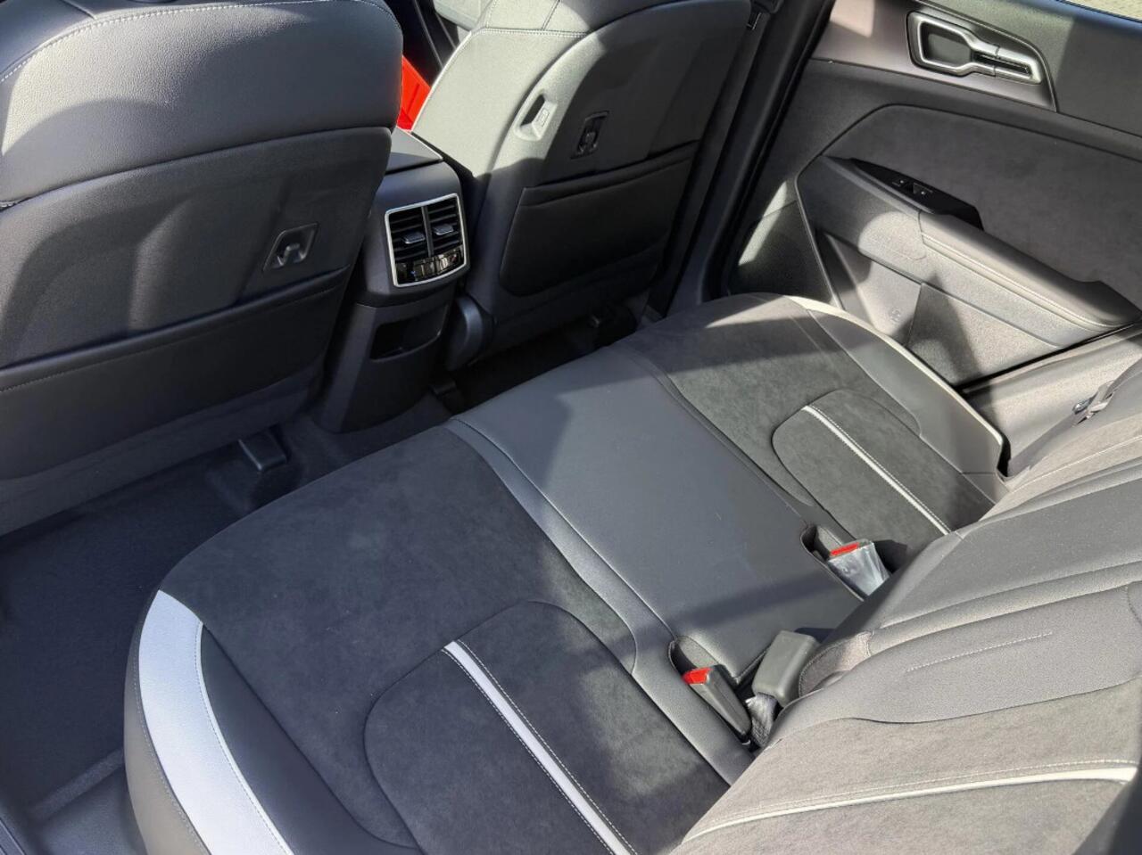 KIA SPORTAGE 1.6 T-GDi Hybrid GT-Line Kleur Zwart direct leverbaar | Nu ¤4.045,- voordeel! Nu tijdelijk extra scherp geprijsd!