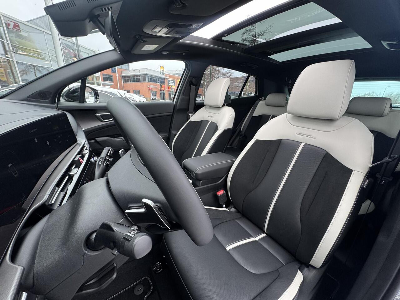 KIA SPORTAGE 1.6 T-GDi Hybrid GT-PlusLine Nu ¤4.045,- voordeel! Nu tijdelijk extra scherp geprijsd!