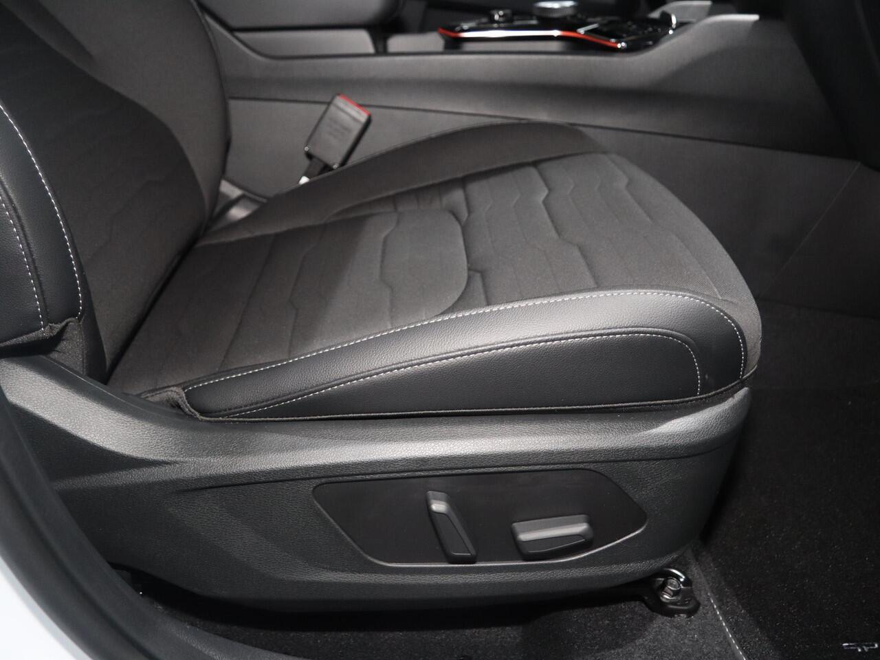 KIA SPORTAGE 1.6 T-GDi Plug-in Hybrid AWD DynamicPlusLine | Panoramadak | Matrix LED Koplampen | Stoel/Stuurverwarming | Keyless Go | Elektrisch verstelbare voorstoelen