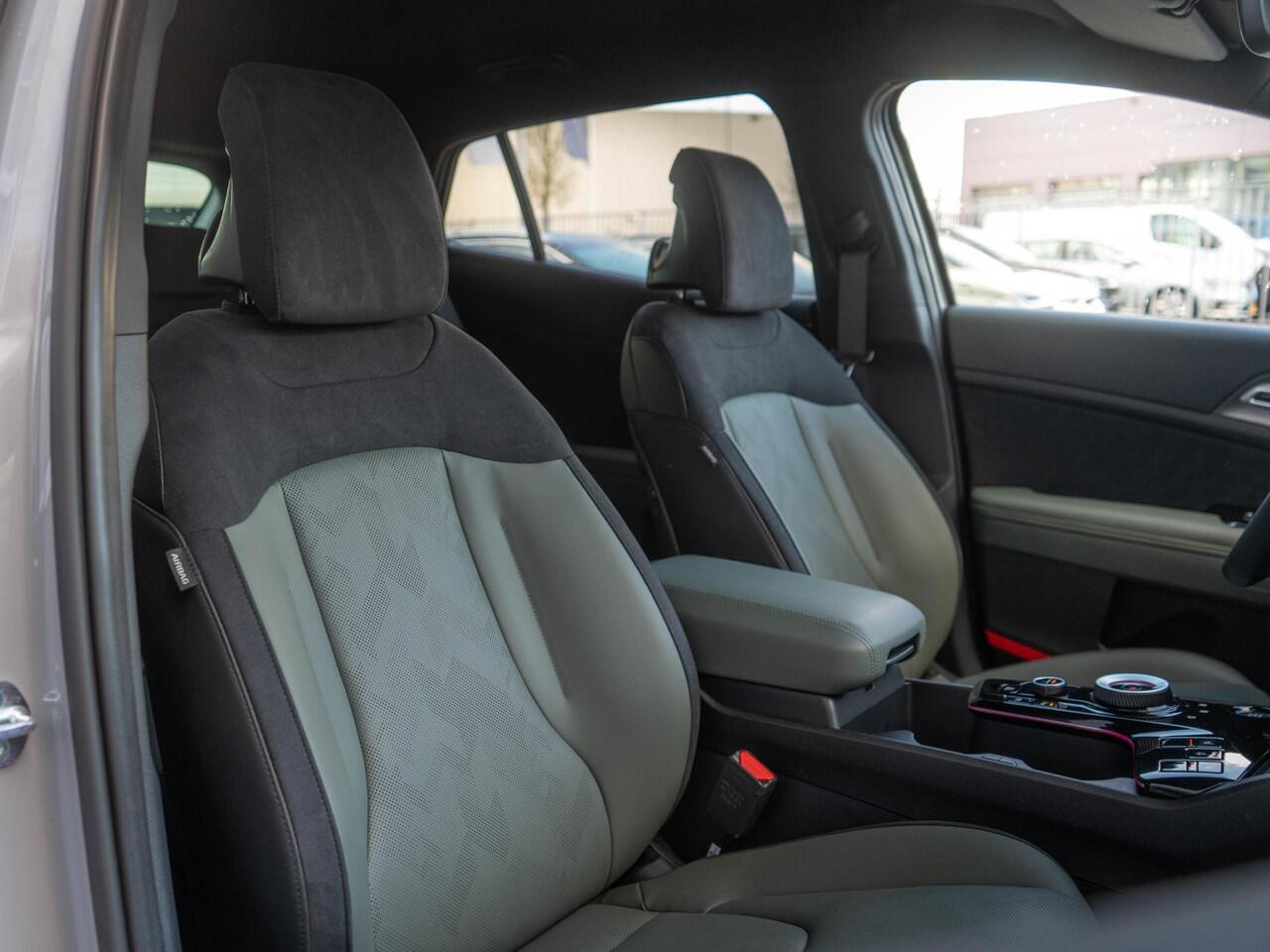 KIA SPORTAGE 1.6 T-GDi Plug-in Hybrid AWD Dark Edition VOORRAAD VOORDEEL | SNEL LEVERBAAR |