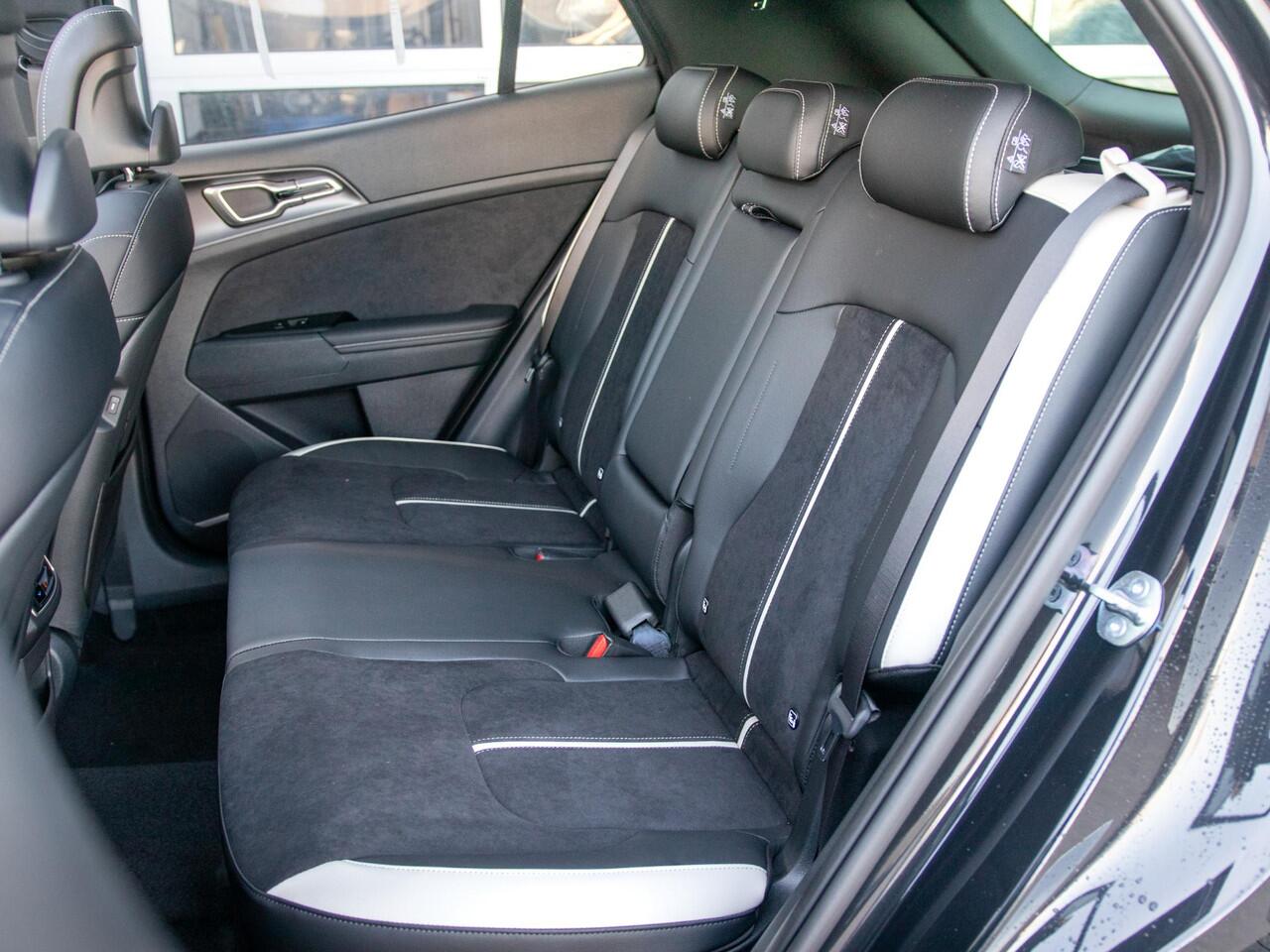 KIA SPORTAGE 1.6 T-GDi Hybrid GT-Line | Schuifkanteldak | Stoel en stuurverwarming | PDC