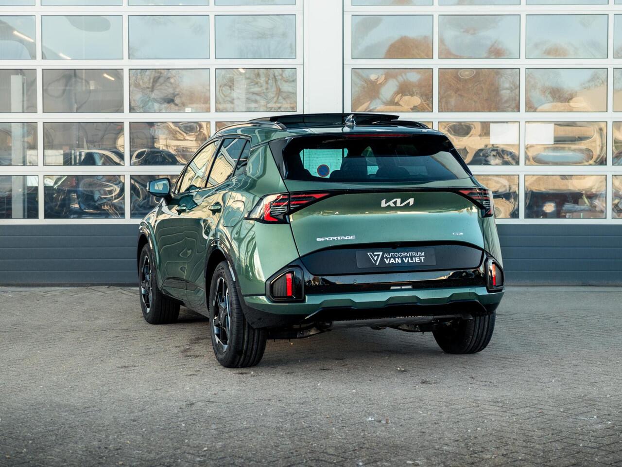 KIA SPORTAGE 1.6 T-GDi Hybrid GT-Line | Schuifkanteldak | Stoel en stuurverwarming | PDC