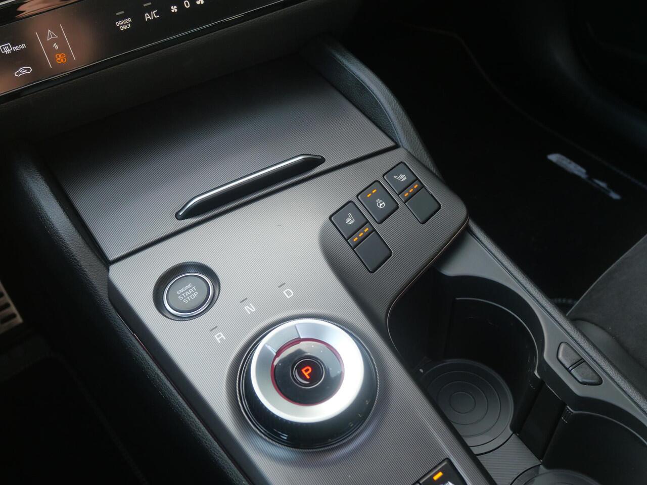 KIA SPORTAGE 1.6 T-GDi Hybrid GT-Line | Schuif/kantel | Navi | Clima | Camera | Carplay