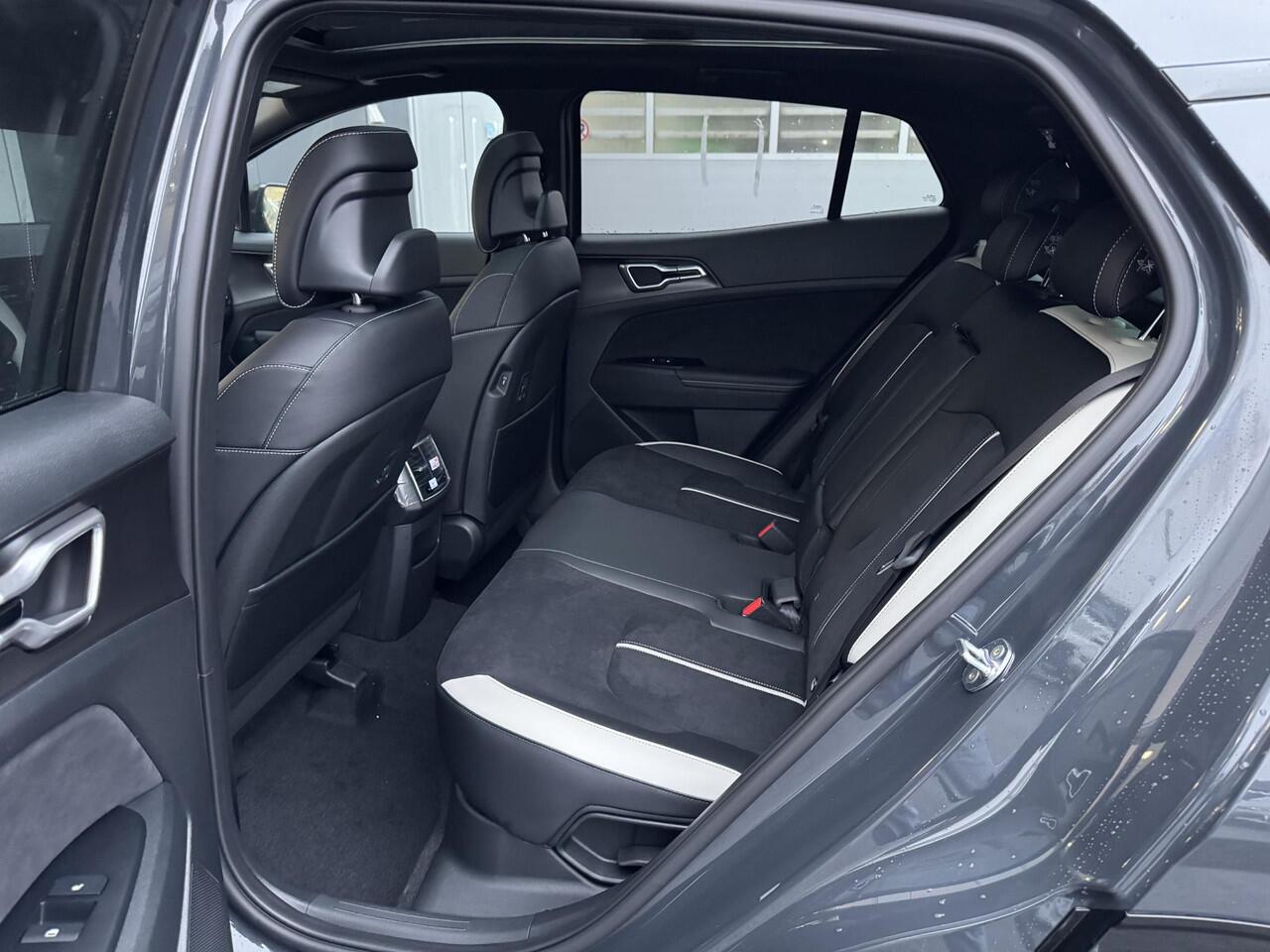 KIA SPORTAGE 1.6 T-GDi Hybrid GT-Line Direct Leverbaar! Rijklaarprijs incl.Met lak ¤.45.850,= Prijs inclusief alle lopende Kia Acties