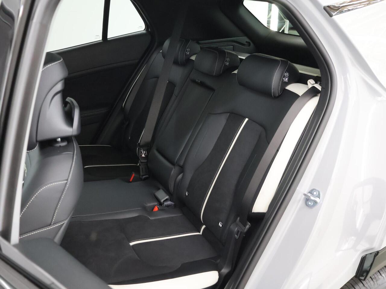 KIA SPORTAGE 1.6 T-GDi Hybrid GT-Line | Panoramaschuifdak | Stuurwielverwarming | Matrix LED | Head-up display | Stoelverwarming | GT-Line | Elektrisch verstelbare voorstoelen |