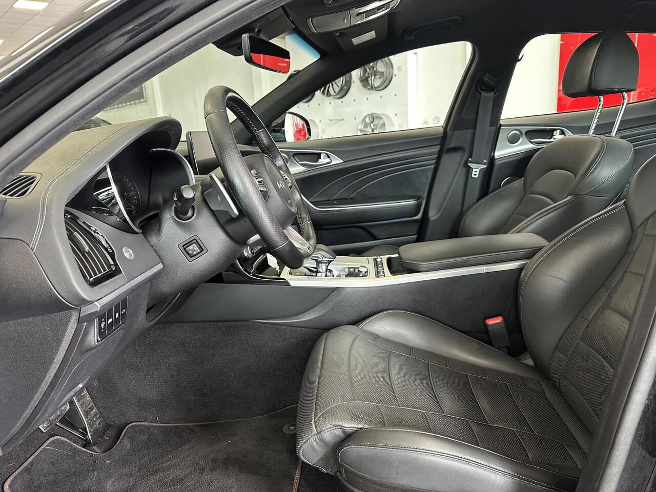 KIA Stinger 3.3 Twin Turbo V6 AWD GT PRO Nieuwste model, 370PK, AWD, BREMBO, Sportuitlaat met kleppensysteem, 360' Graden Camerazicht, Lederenbekleding, Stoelverwarming&Verkoeling, Interieurverlichting, Stoel Memory, Harman/Kardon Instalatie!