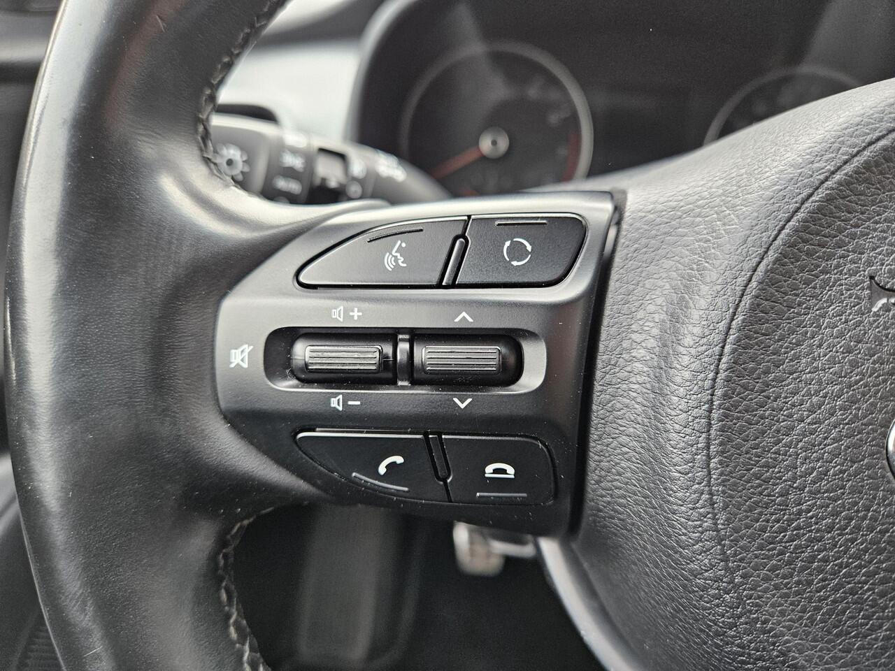 KIA Stonic 1.0 T-GDi Platinum Edition /Apple Carplay/Parkeersens+Cam/Cruise&Clima Contr./Stoel-Stuurverw./Leder/DAB+/Navi/17"LMV/(MET GARANTIE*)