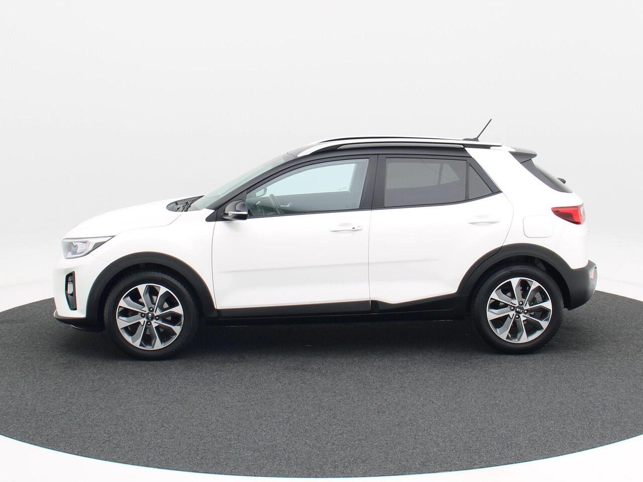 KIA Stonic 1.0 T-GDi DynamicLine 120 Pk | Achteruitrijcamera | LED-verlichting | Climate Control | Privacy Glass | Parkeersensoren | CarPlay | Navigatiesysteem | 17 Inch