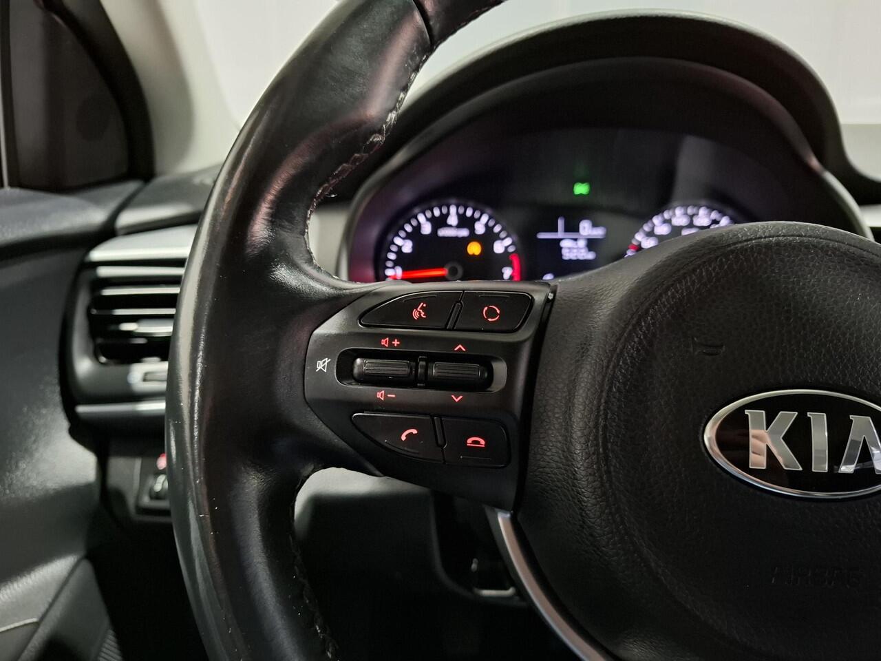 KIA Stonic 1.0 T-GDi DynamicLine Apple Carplay/Android Auto, Navigatie, Camera.