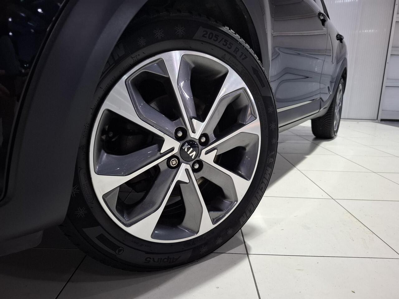 KIA Stonic 1.0 T-GDi DynamicLine Apple Carplay/Android Auto, Navigatie, Camera.