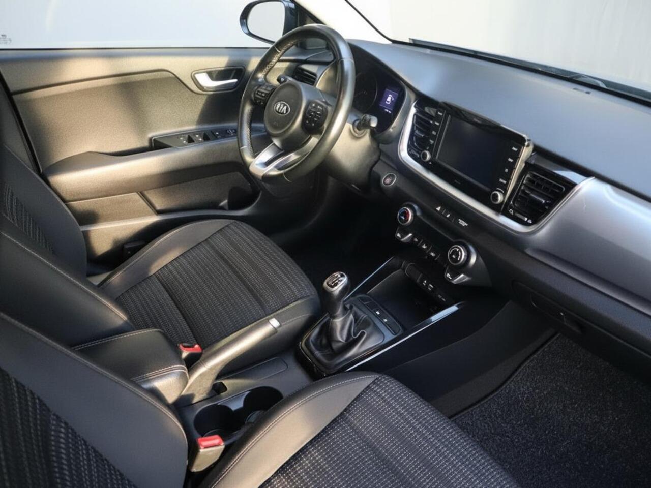 KIA Stonic 1.0 T-GDi DynamicPlusLine | Clima | Cruise | Multimedia/Navi | Trekhaak | PDC + Camera |