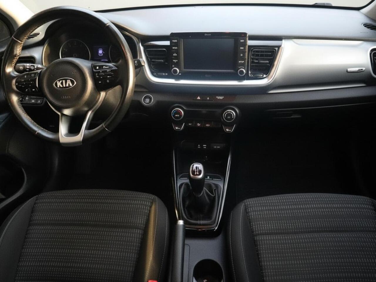 KIA Stonic 1.0 T-GDi DynamicPlusLine | Clima | Cruise | Multimedia/Navi | Trekhaak | PDC + Camera |