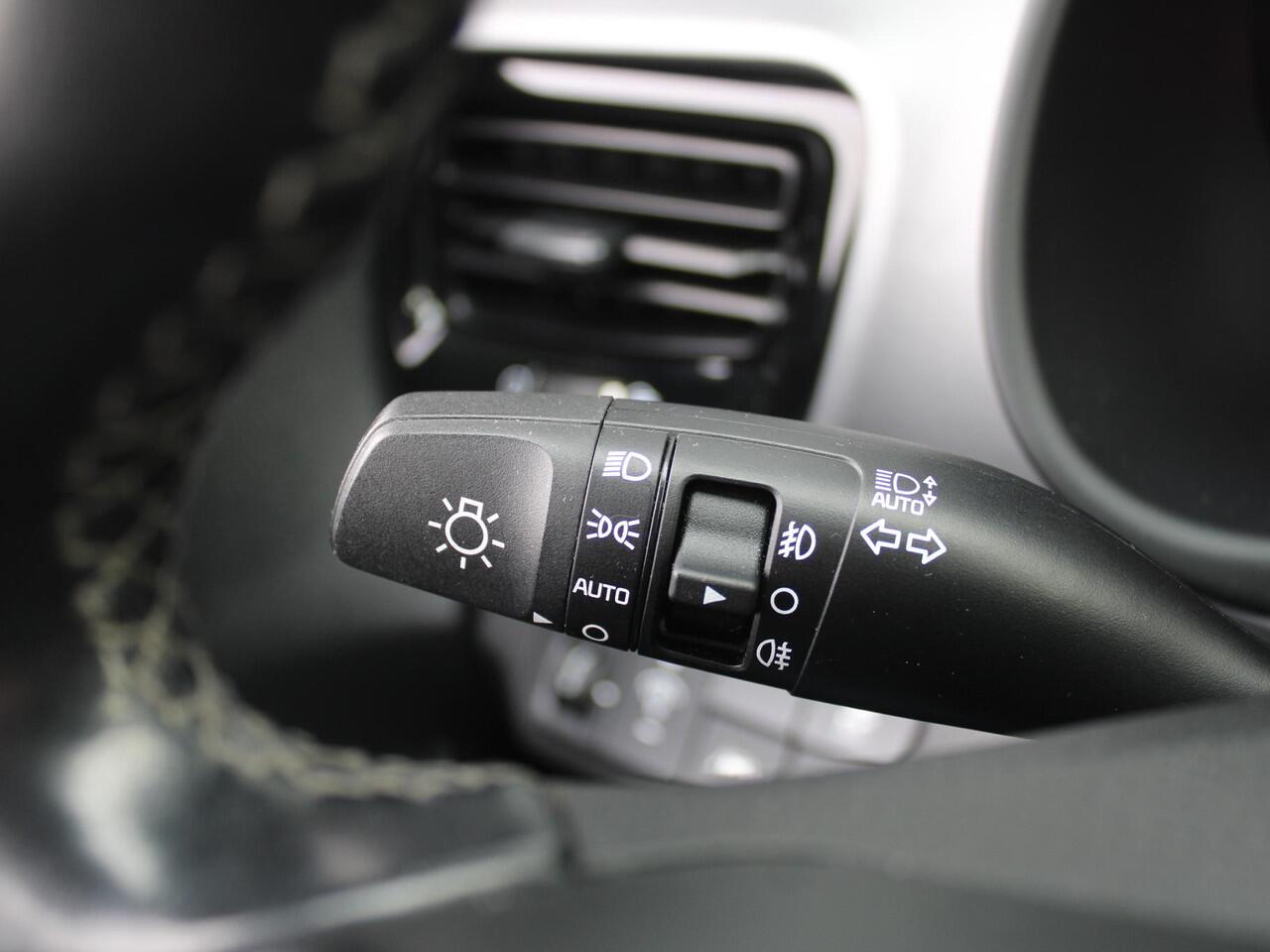 KIA Stonic 1.0 T-GDi DynamicPlusLine | Camera | 17" LM | Navi | Cruise | Clima | Keyless | Apple Carplay/Android Auto | All seasons |