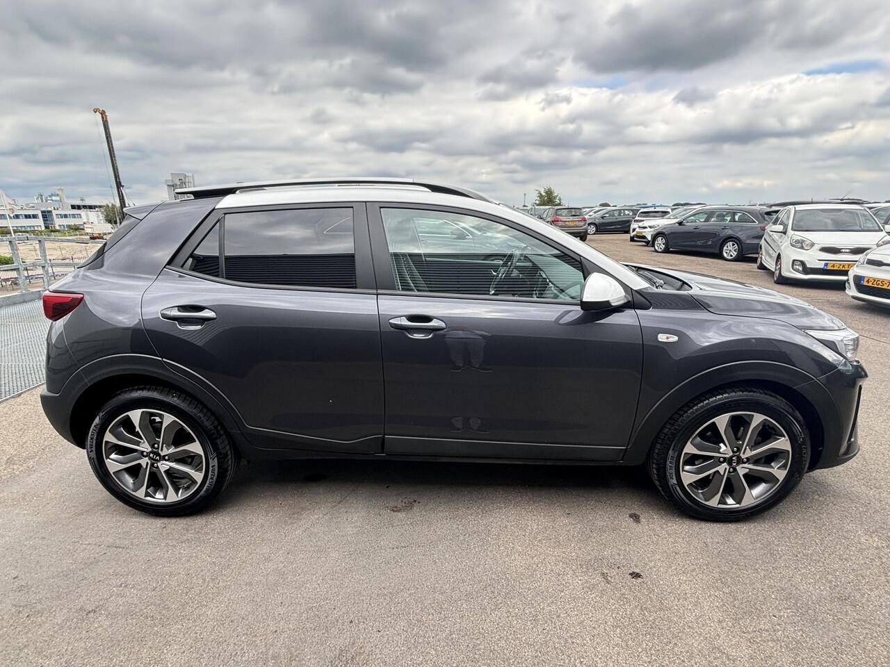 KIA Stonic 1.0 T-GDi Sports Edition Navigatie, Half/leder, LMV, Privacy glass, Nieuw geleverd en dealeronderhouden, Achteruitrijcamera, Cruise control