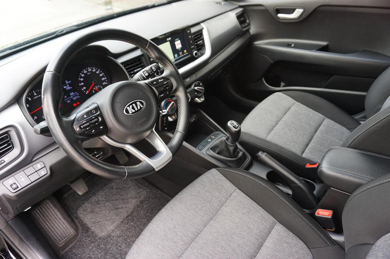 KIA Stonic 1.0 T-GDi 100PK/Trekhaak/17Inch./Camera/ DynamicLine