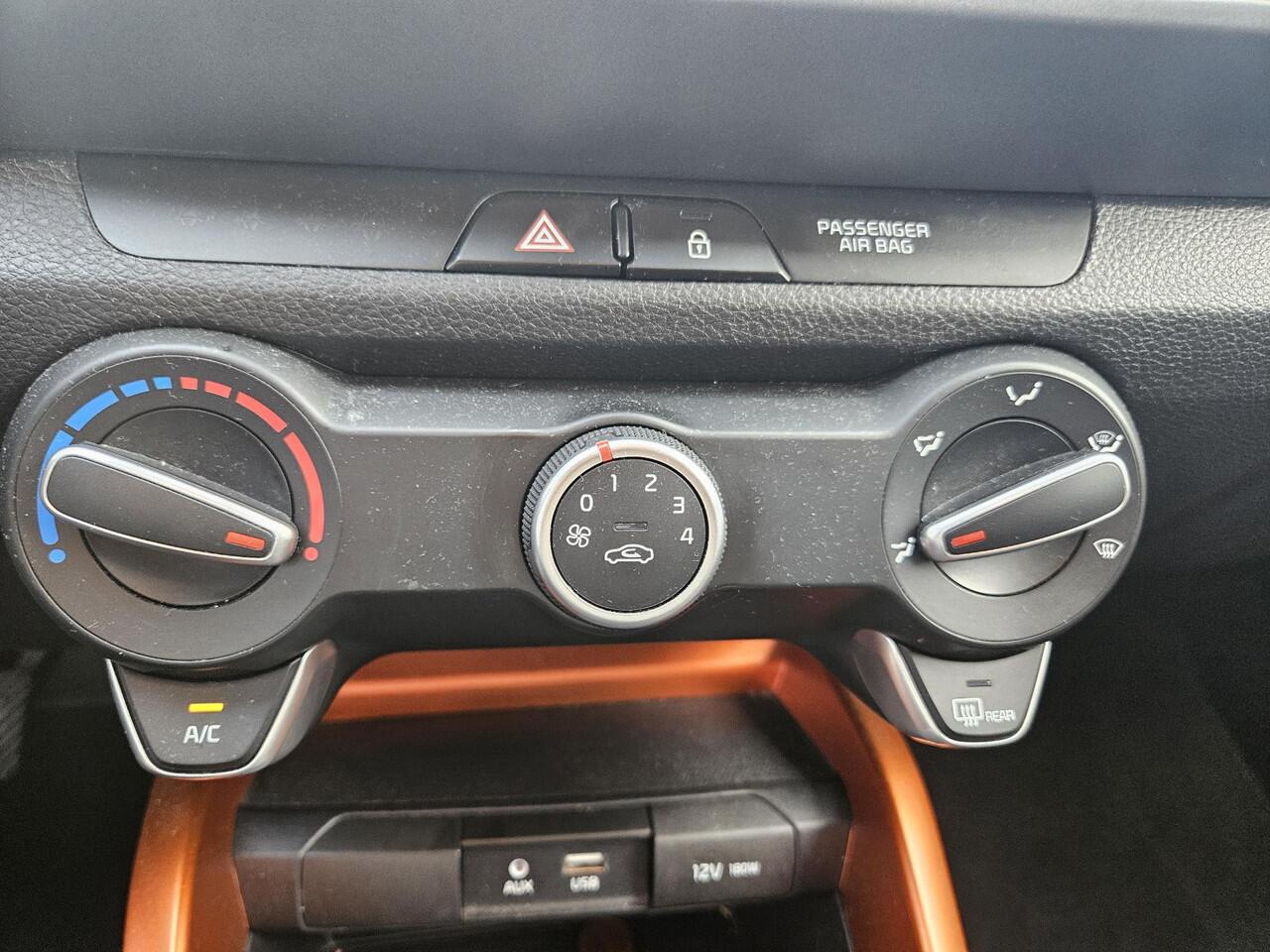 KIA Stonic 1.0 T-GDi Sports Edition LM velgen, airco, acteruitrij camera, uniek interieur, nieuw geleverd, dealer onderhouden.