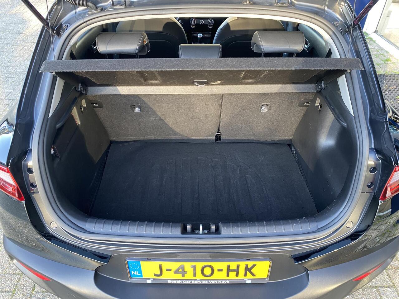 KIA Stonic 1.0 T-GDi Sports Edition / NL-Auto / 1e-Eigenaar / Cruise-Control / Apple-Carplay & Android-Auto / Navi / DAB Radio-Bluetooth / PDC & Camera-Achter / 17'' LMV / All-Season / ENZ.