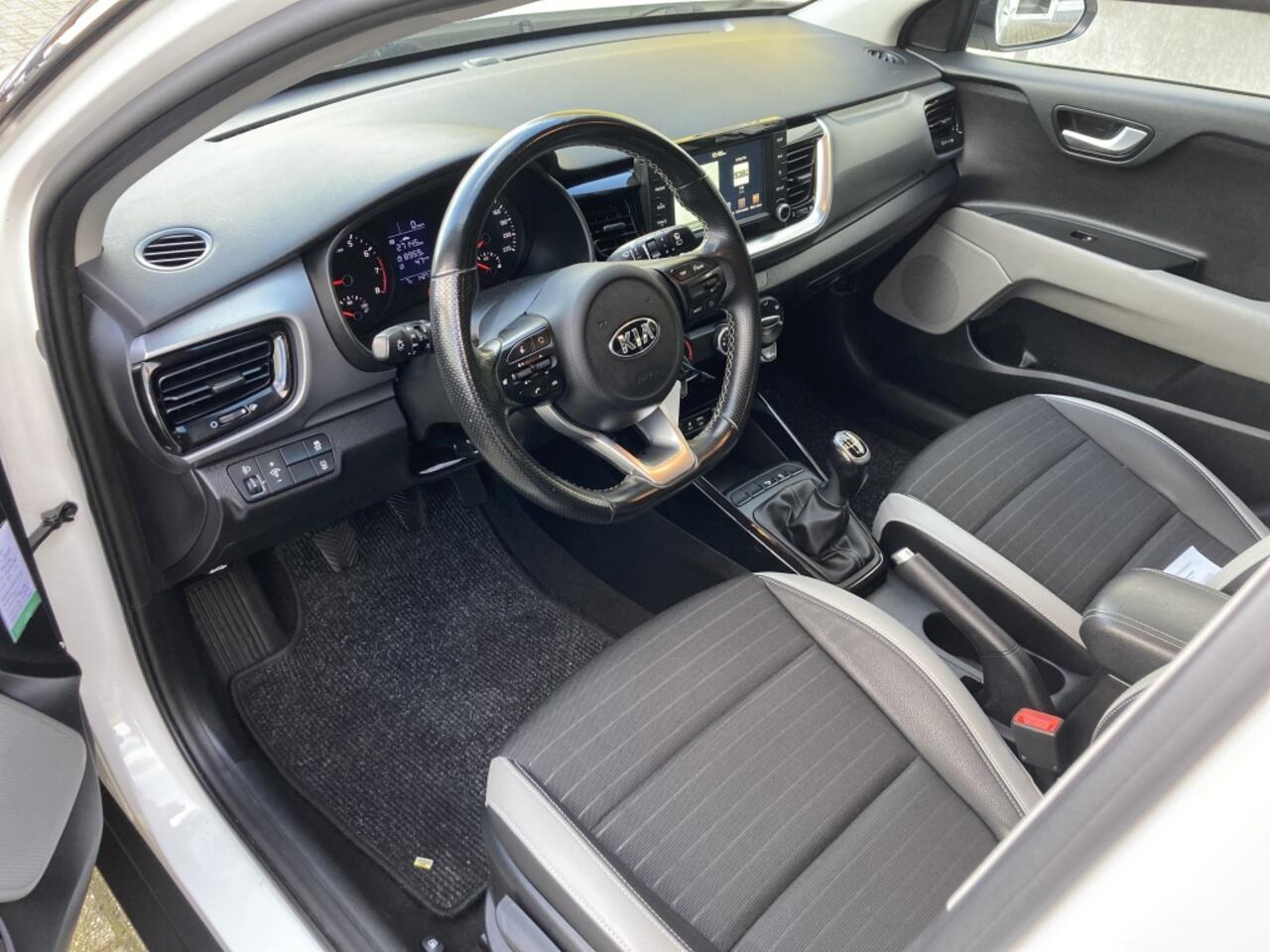 KIA Stonic 1.0 T-GDi Sports Edition Two-Tone Navi