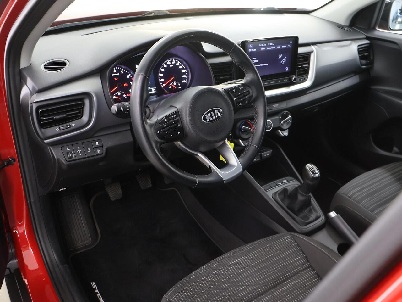 KIA Stonic 1.0 T-GDi MHEV DynamicLine | Navigatie | Parkeercamera | Cruise Control |