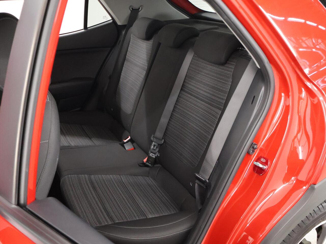 KIA Stonic 1.0 T-GDi MHEV DynamicPlusLine | Trekhaak | Keyless | Navigatie | Parkeercamera | Apple Carplay/Android Auto | Climate Control |