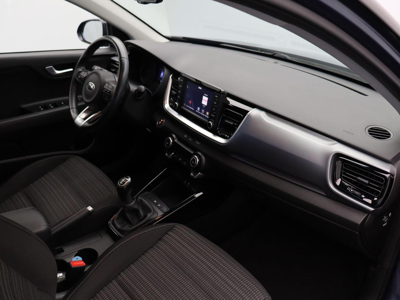 KIA Stonic 1.0 T-GDi DynamicPlusLine | Trekhaak | Climate Control | Achteruitrijcamera | Lane Assist | PDC |