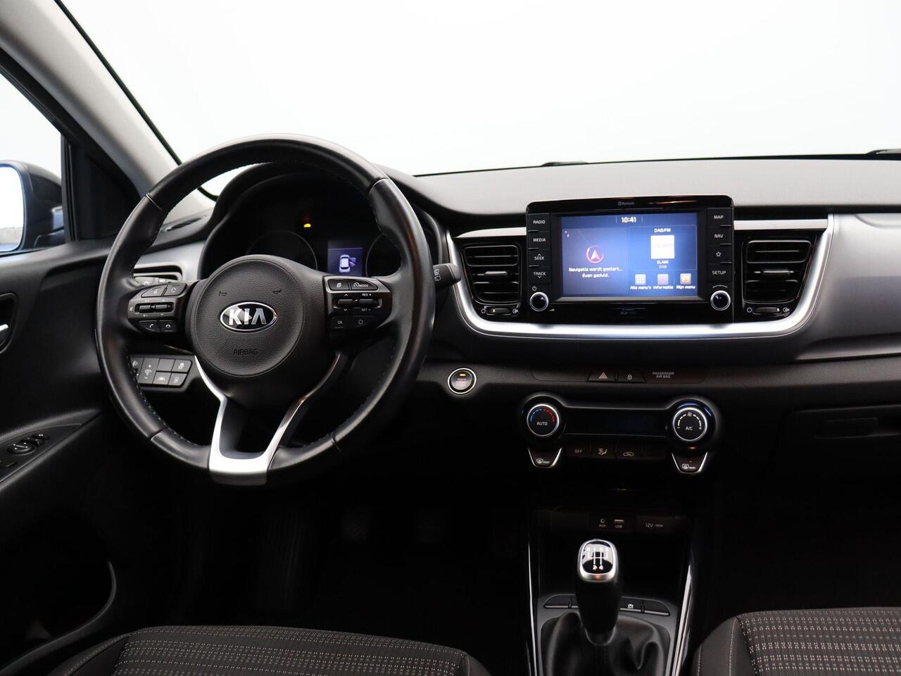 KIA Stonic 1.0 T-GDi DynamicPlusLine | Trekhaak | Climate Control | Achteruitrijcamera | Lane Assist | PDC |