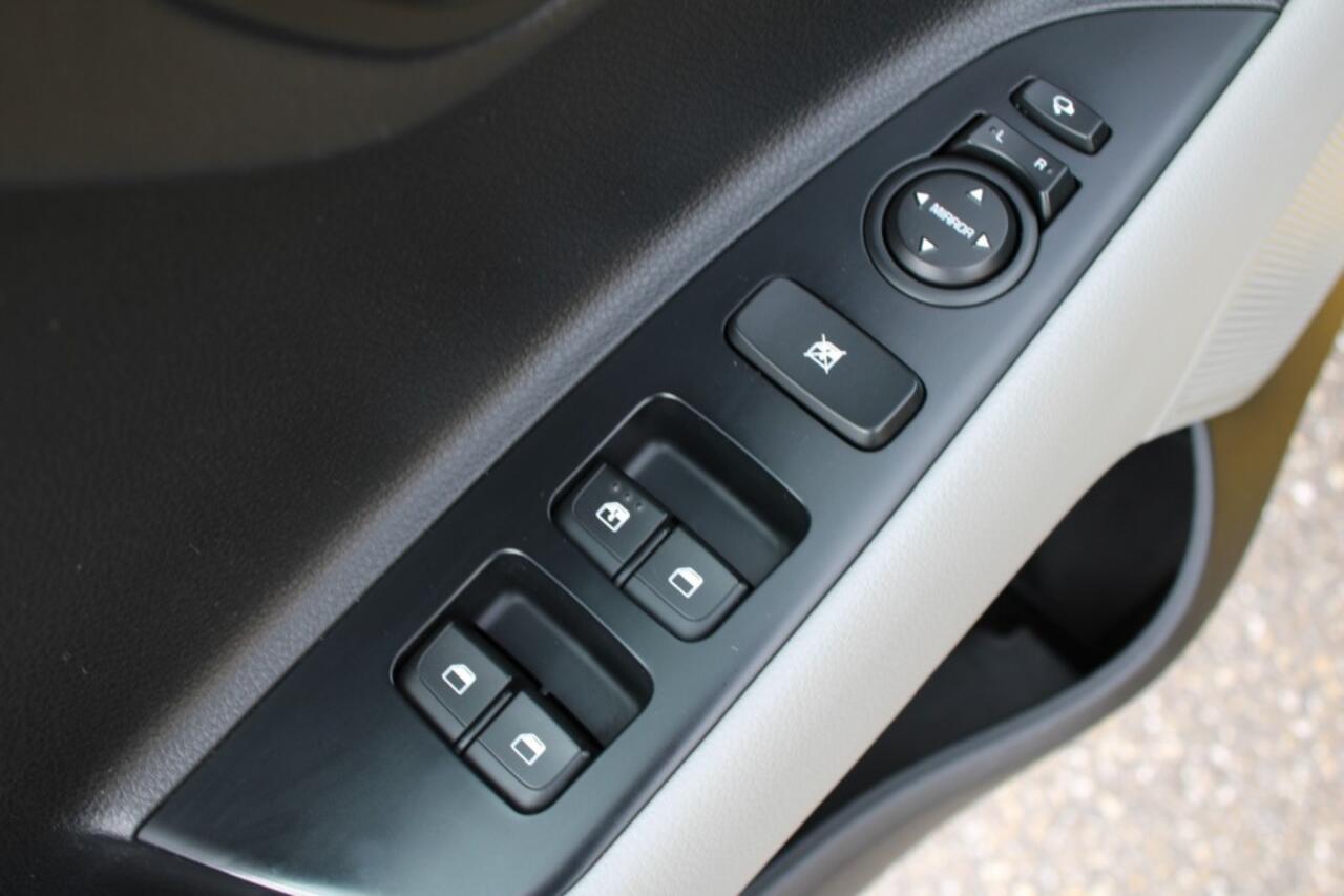 KIA Stonic 1.0 T-GDi 120pk Automaat DynamicPlusLine ECC/Cruise/CarPlay/Android