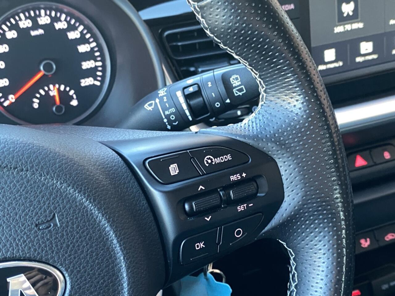 KIA Stonic 1.0 T-GDi Dynamic Line AUTOMAAT CARPLAY STOELVW CAMERA CRUISE PD