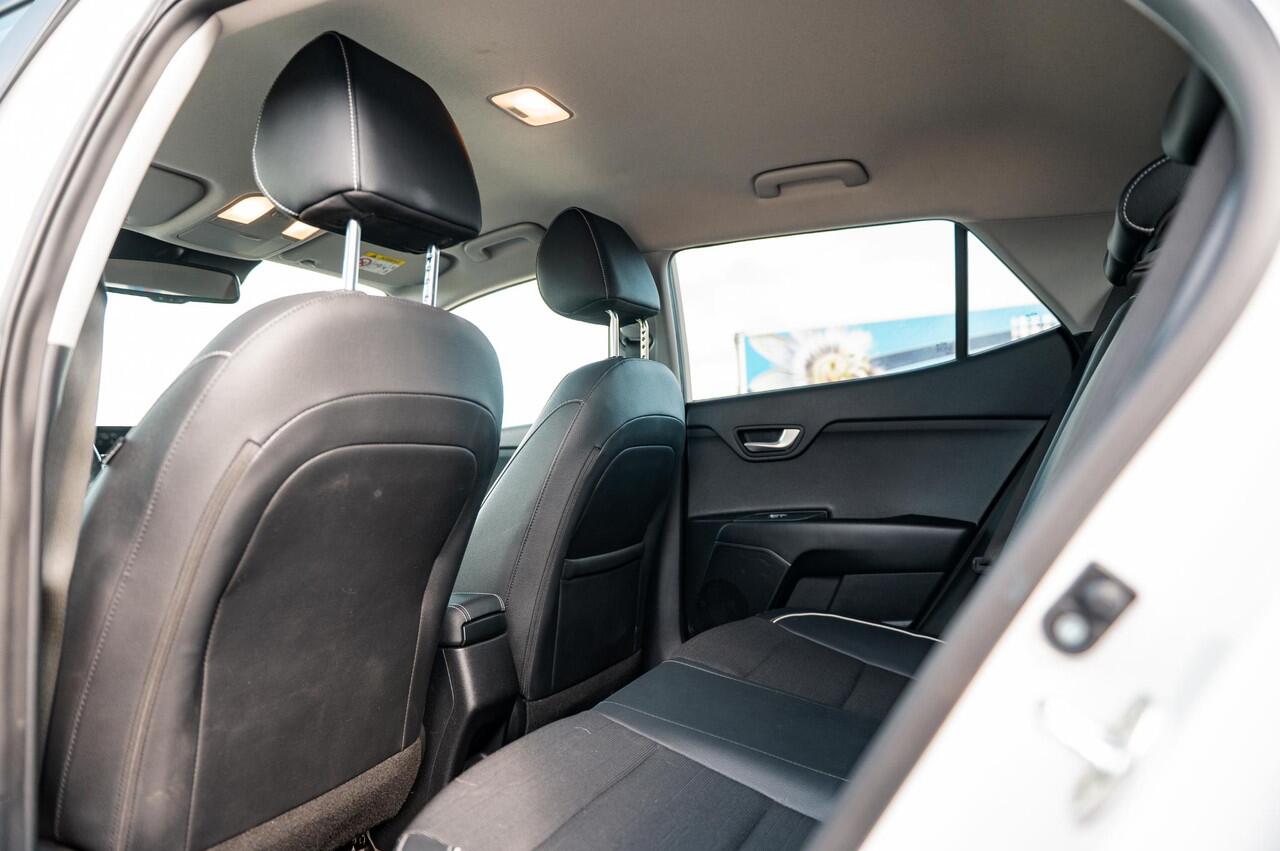 KIA Stonic 1.0 T-GDi 120PK MHEV GT-Line | TREKHAAK | NAVI | CAMERA