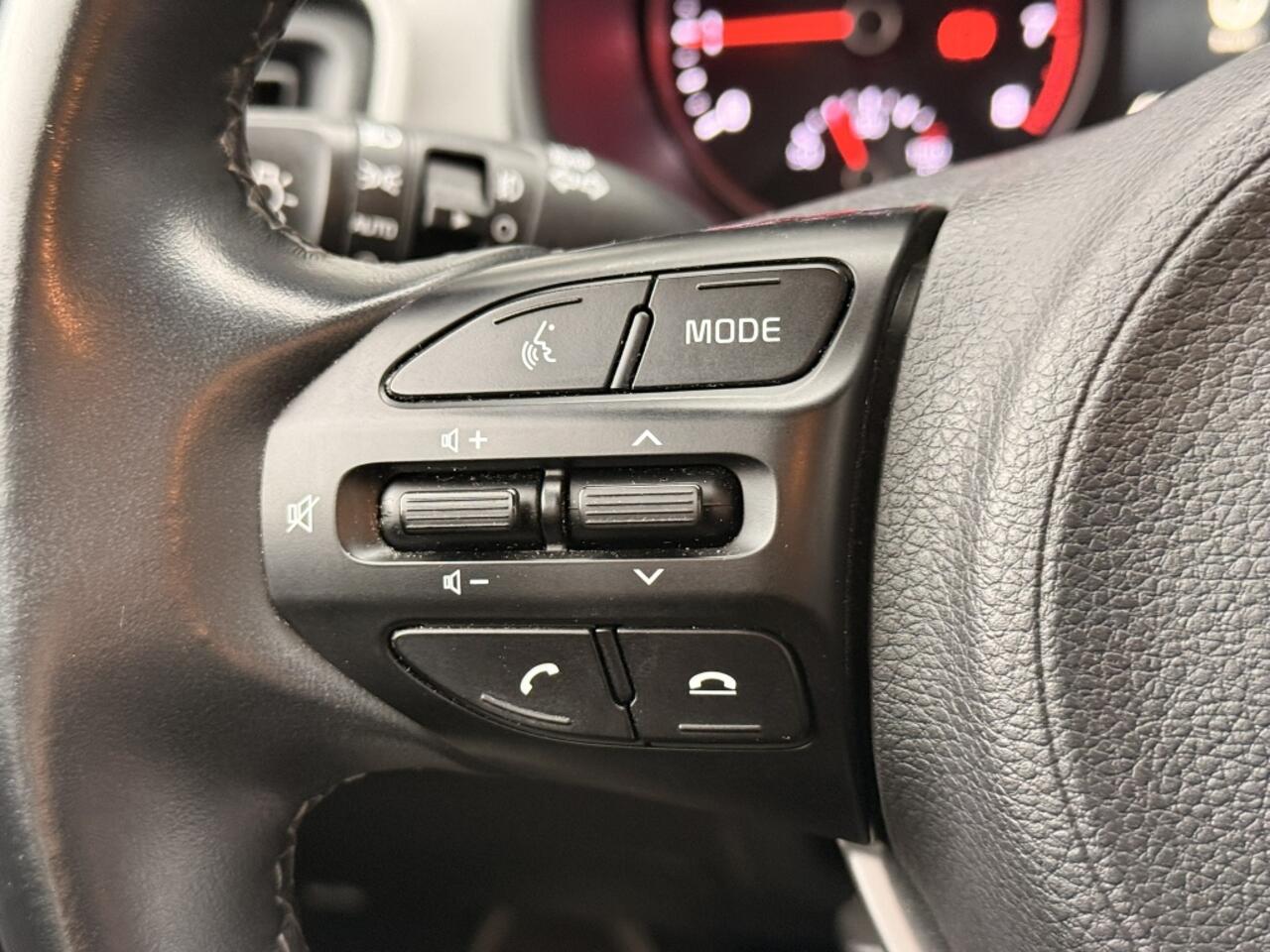 KIA Stonic 1.0 T-GDi MHEV DynamicLine | Camera | Carplay