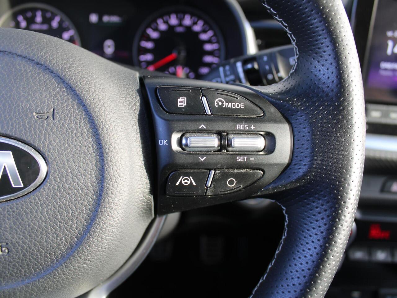 KIA Stonic 1.0 T-GDi MHEV GT-Line | Trekhaak | Stuur-stoelverwarming | Navi | Clima | Cruise | Camera | 17" LM | PDC |