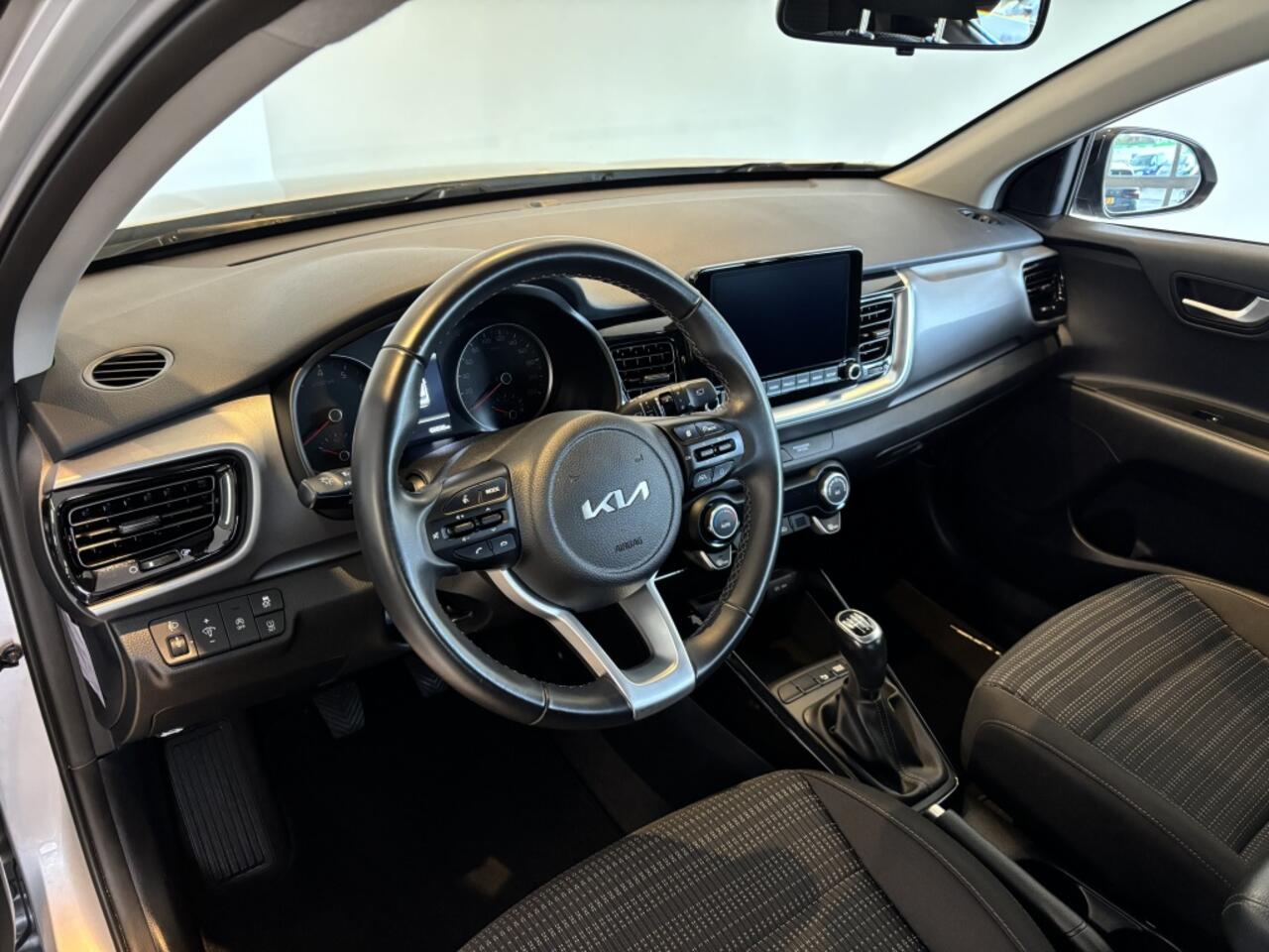 KIA Stonic 1.0 T-GDi MHEV Dynamic Line, Camera, Apple / Android