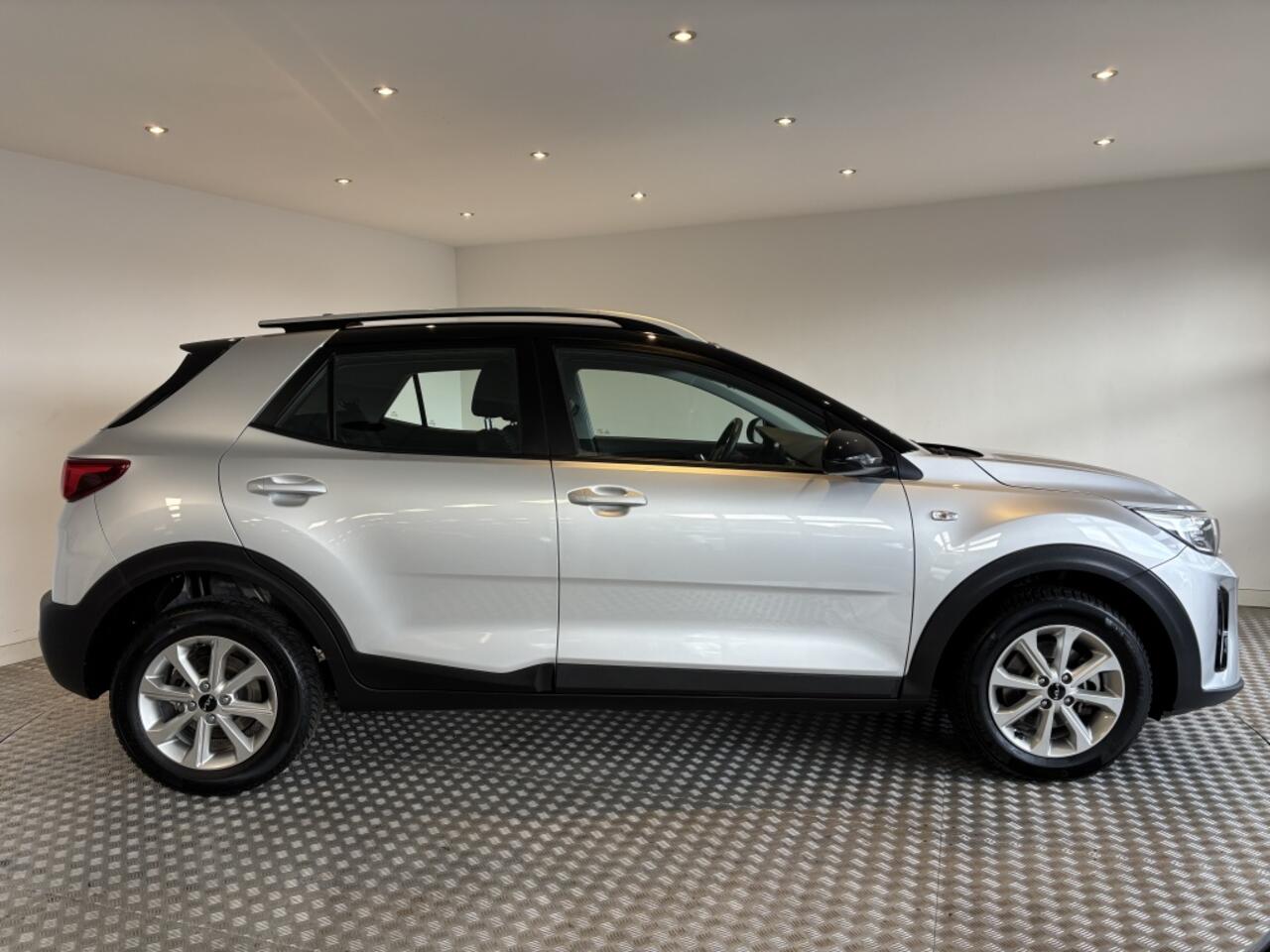 KIA Stonic 1.0 T-GDi MHEV Dynamic Line, Camera, Apple / Android