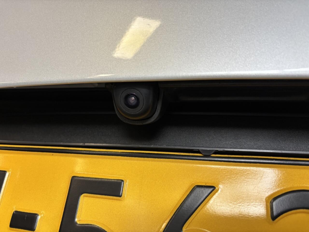 KIA Stonic 1.0 T-GDi MHEV Dynamic Line, Camera, Apple / Android