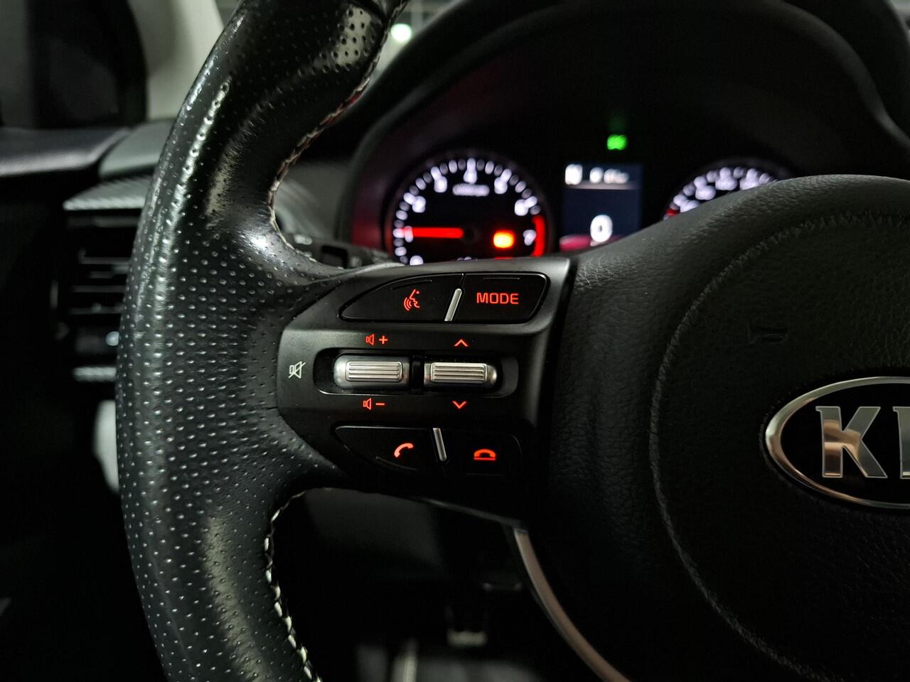 KIA Stonic 1.0 T-GDi MHEV GT-Line Stoel en stuur verwarming, Apple Carplay/Android Auto, Navigatie, Camera.