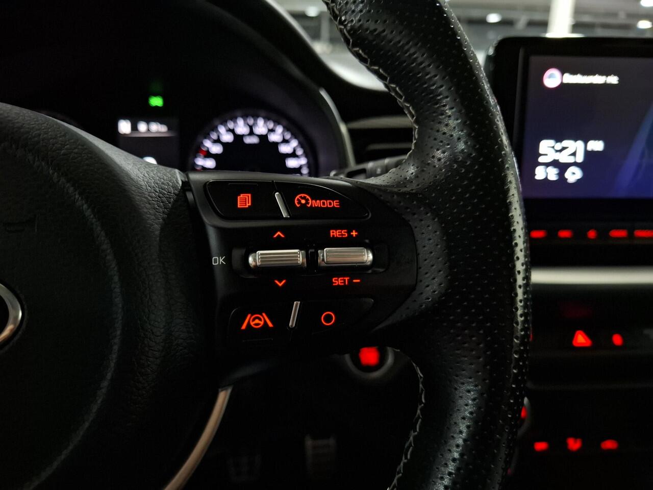 KIA Stonic 1.0 T-GDi MHEV GT-Line Stoel en stuur verwarming, Apple Carplay/Android Auto, Navigatie, Camera.