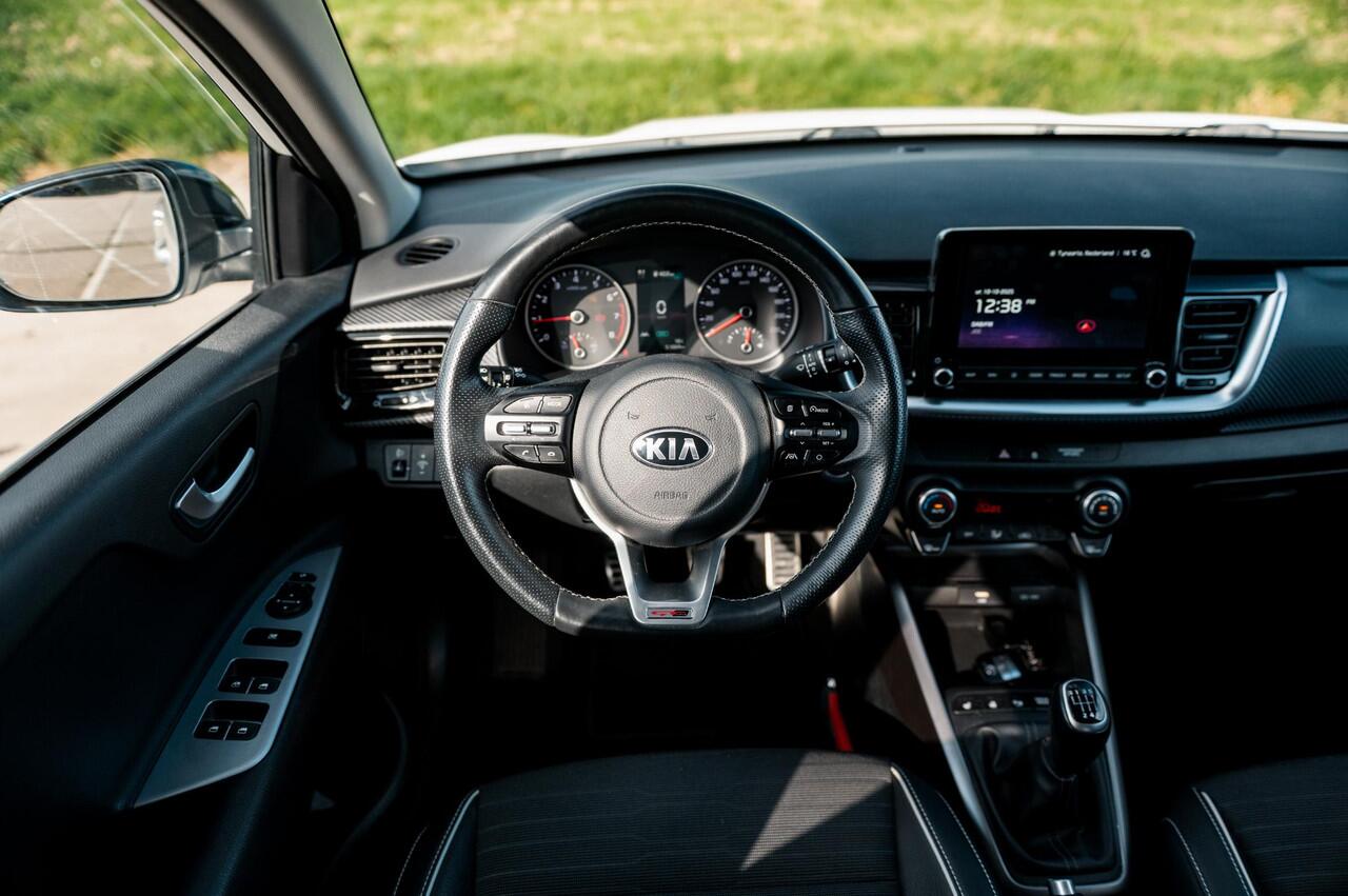 KIA Stonic 1.0 T-GDi 120PK MHEV GT-Line | TREKHAAK | CAMERA | DAB | NAVI | ALL SEASON BANDEN