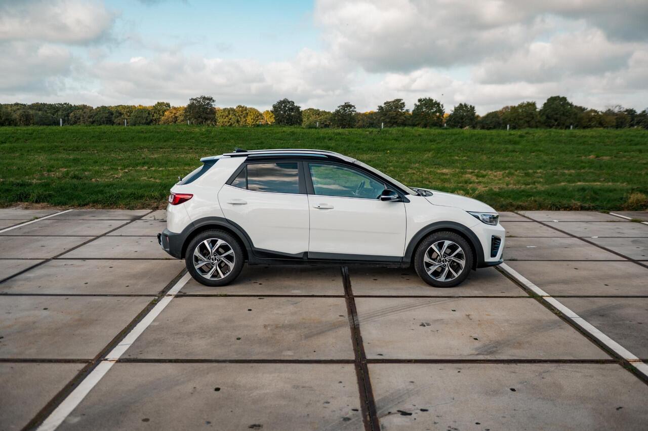 KIA Stonic 1.0 T-GDi 120PK MHEV GT-Line | TREKHAAK | CAMERA | DAB | NAVI | ALL SEASON BANDEN