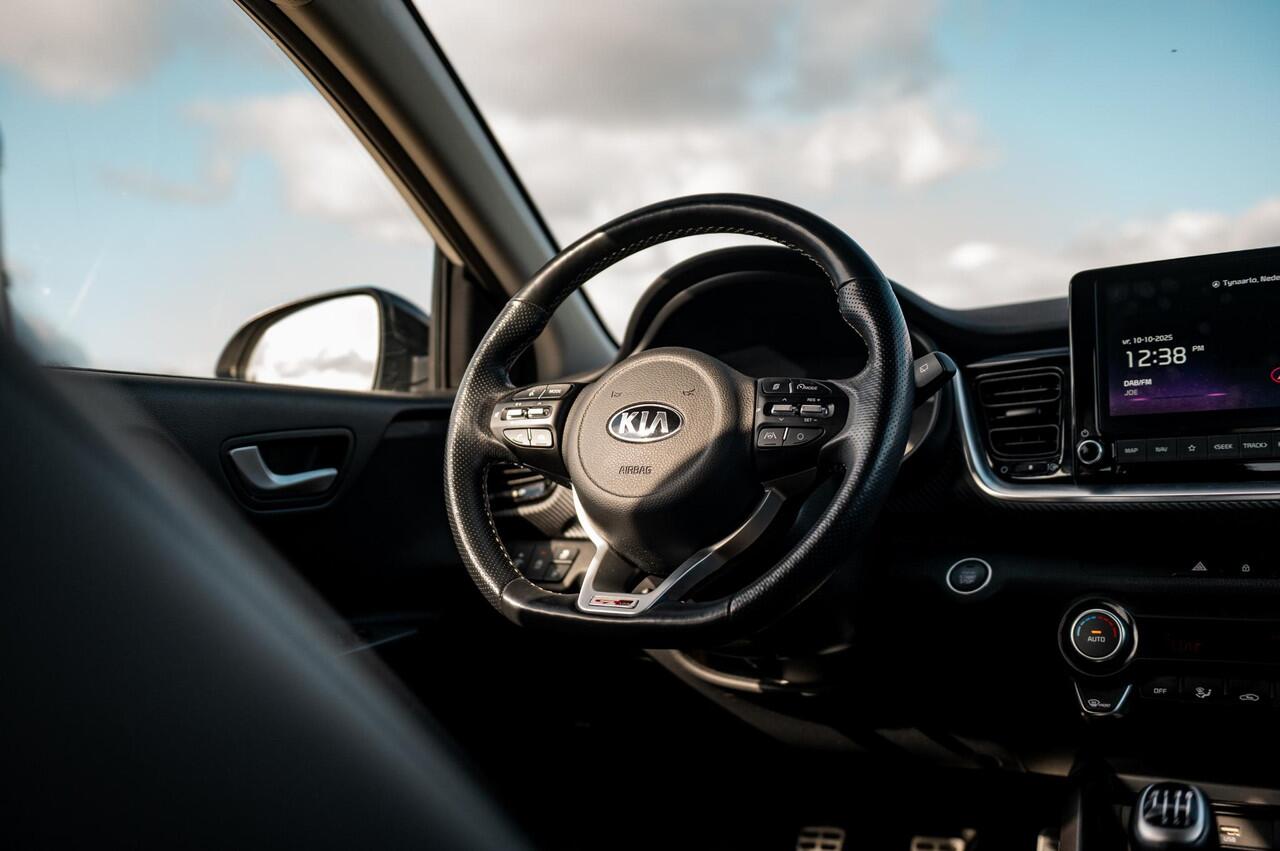 KIA Stonic 1.0 T-GDi 120PK MHEV GT-Line | TREKHAAK | CAMERA | DAB | NAVI | ALL SEASON BANDEN