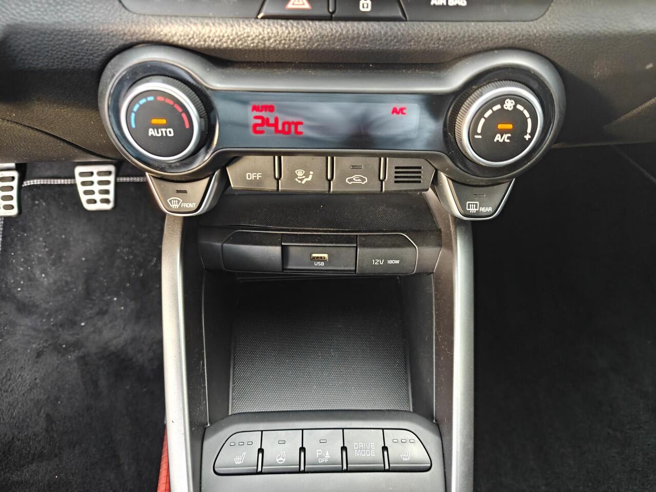 KIA Stonic 1.0 T-GDi MHEV GT-Line | Keyless | Stoel-& Stuurverwarming | Lmv | Achteruitrij camera | Sportieve GT-line bekleding | Navigatie Apple Carplay/Android Auto |